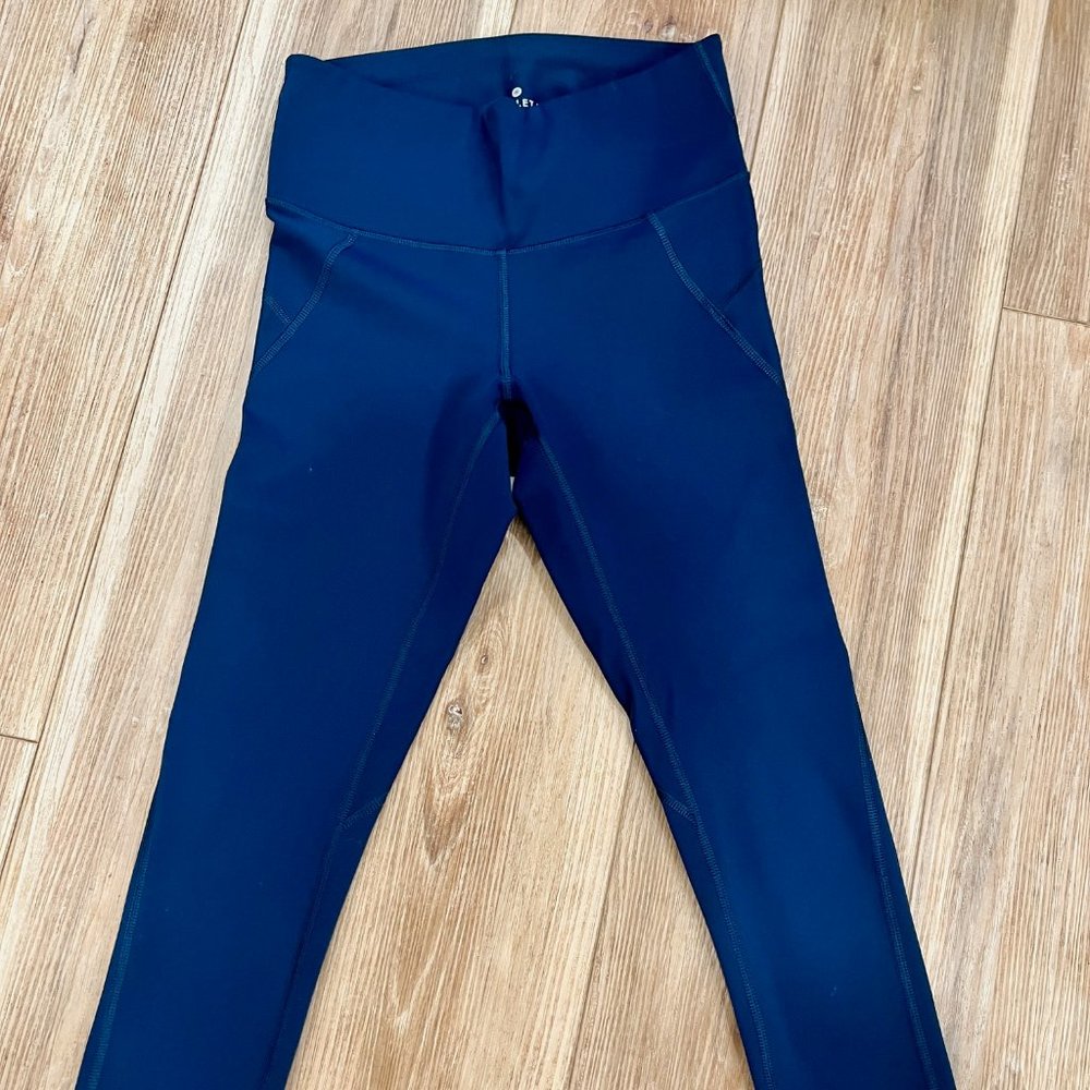 Athleta Capri Leggings